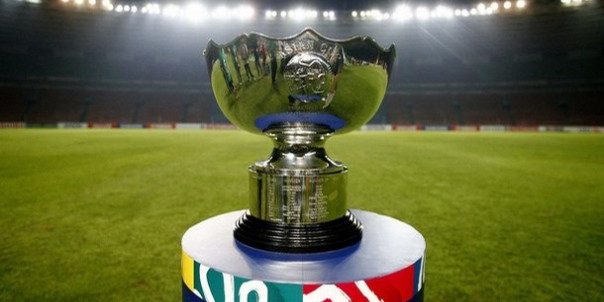 The 2007 AFC Asian Cup trophy is presented in Jakarta July 28, 2007. Iraq will play Saudi Arabia in the final of the soccer tournament tomorrow. REUTERS/Jerry Lampen (INDONESIA)