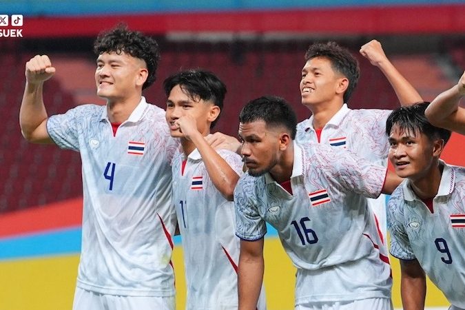 Thailand U22 celebrate