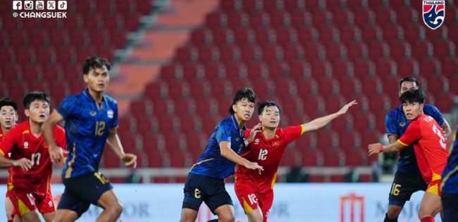 Thailand mens football vs VN mens football (1)