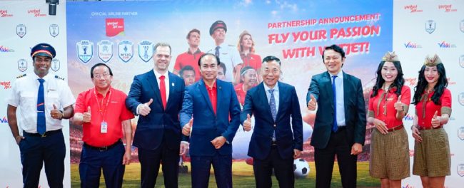 AUFCxVietjet 1