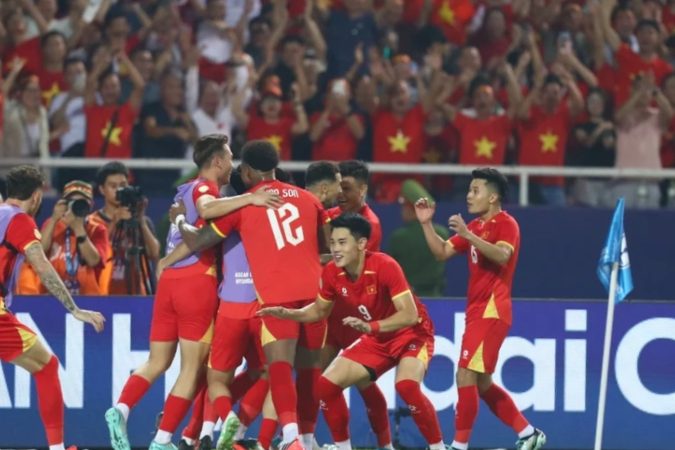 VN celebrate
